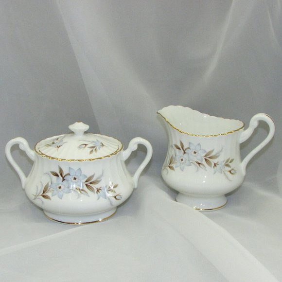 ROYAL STANDARD DAWN CREAMER & SUGAR BOWL SET FINE BONE CHINA England - Picture 1 of 5